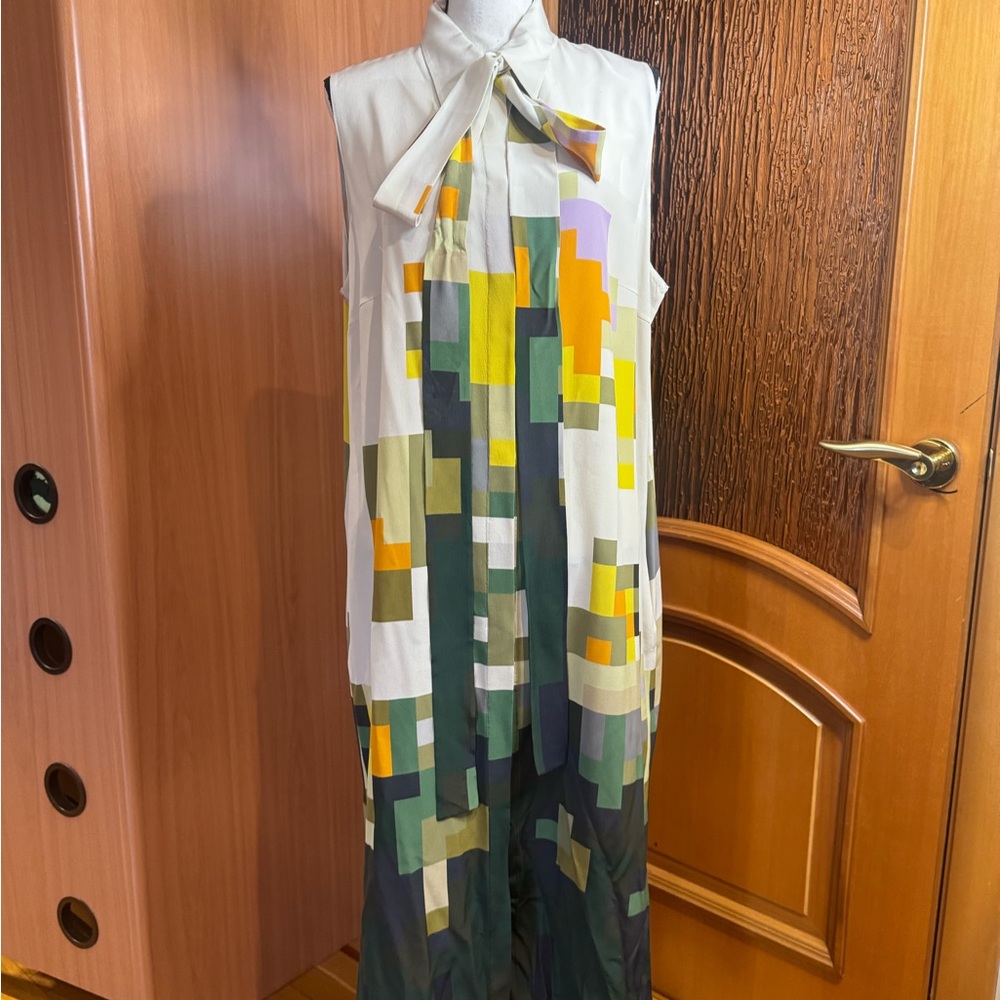 Akris Pixel Flowers Sleeveless Silk Crepe
Shirtdress 16 - Picture 6 of 16